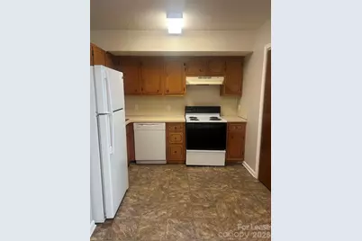 1131 3rd Avenue SW, Hickory, NC 28602 - Photo 4