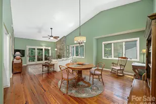 301 White Oak Dr, Hendersonville, NC 28791 - Photo 8