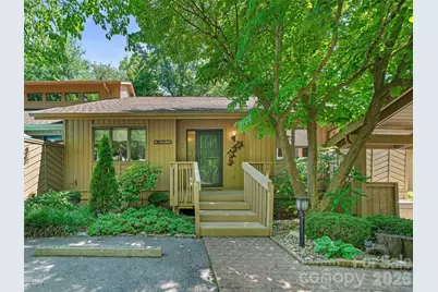 301 White Oak Drive, Hendersonville, NC 28791 - Photo 2