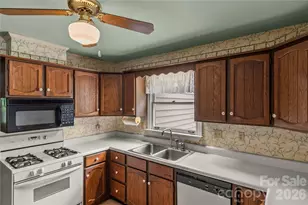 7225 Leesburg Rd, Charlotte, NC 28215 - Photo 12