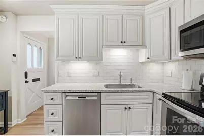 4605 Hedgemore Drive #B, Charlotte, NC 28209 - Photo 12