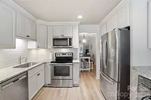 4605 Hedgemore Dr, Charlotte, NC 28209 - Photo 10