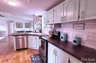 33 Honeysuckle Ln, Taylorsville, NC 28682 - Photo 10