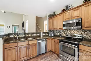 3402 Darlington Rd, Matthews, NC 28105 - Photo 18