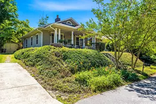 1214 Oakland St, Hendersonville, NC 28792 - Photo 2