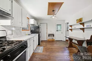 71 Warrior Rd, Newland, NC 28657 - Photo 4