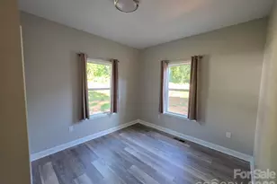 1105 8th St, Statesville, NC 28677 - Photo 18