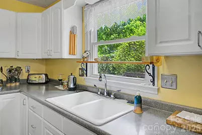 11 Waddell Street, Weaverville, NC 28787 - Photo 10