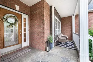 1718 30th Ave Pl NE, Hickory, NC 28601 - Photo 2