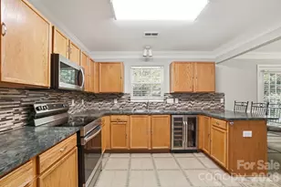 1135 Stonehenge Ln, Charlotte, NC 28216 - Photo 12