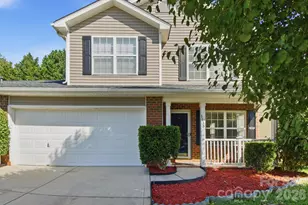 1135 Stonehenge Ln, Charlotte, NC 28216 - Photo 2
