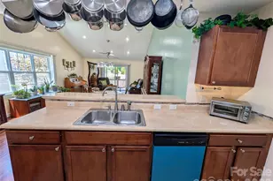 65 Foxden Dr, Fletcher, NC 28732 - Photo 8