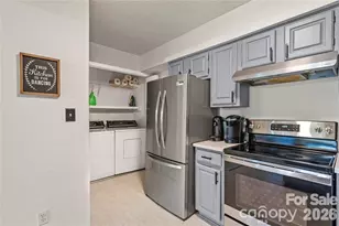 5870 Harris Grove Ln, Charlotte, NC 28212 - Photo 12