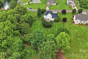 117 Heathrow Ln, Statesville, NC 28677 - Photo 2