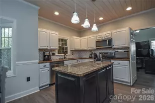 135 Southhaven Dr, Mooresville, NC 28117 - Photo 2