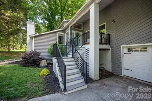 7611 Robin Crest Rd, Charlotte, NC 28226 - Photo 2