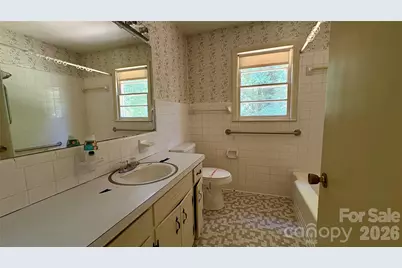 150 31st Avenue NW, Hickory, NC 28601 - Photo 28
