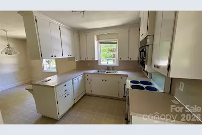 150 31st Avenue NW, Hickory, NC 28601 - Photo 12