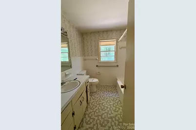 150 31st Avenue NW, Hickory, NC 28601 - Photo 30