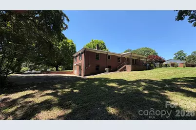 150 31st Avenue NW, Hickory, NC 28601 - Photo 4