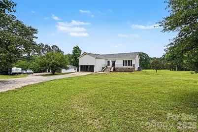 1380 Saddle Drive, York, SC 29745 - Photo 4