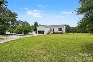1380 Saddle Dr, York, SC 29745 - Photo 4
