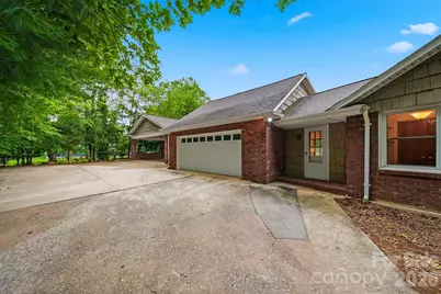 1085 19th Avenue Place NW, Hickory, NC 28601 - Photo 32