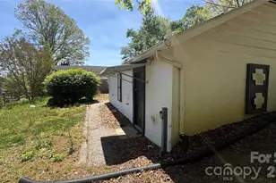 132 Haynes St, Hendersonville, NC 28791 - Photo 34