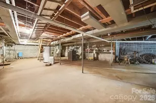 9121 Nc 181 Hwy, Newland, NC 28657 - Photo 30