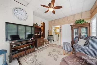 9121 Nc 181 Highway, Newland, NC 28657 - Photo 14