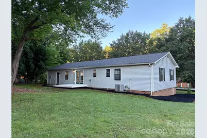 1880 Woodridge Circle, Hickory, NC 28602 - Photo 22