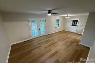 1880 Woodridge Cir, Hickory, NC 28602 - Photo 10