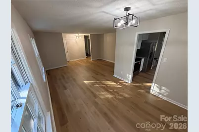 1880 Woodridge Circle, Hickory, NC 28602 - Photo 6