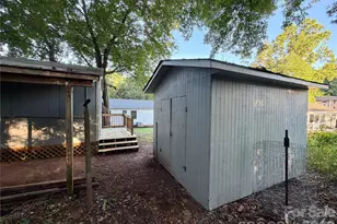 1880 Woodridge Cir, Hickory, NC 28602 - Photo 24