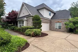 8811 Tamarron Dr, Charlotte, NC 28277 - Photo 2