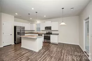 7306 Wheyfield Dr, Charlotte, NC 28215 - Photo 6