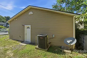 411 W Sullivan St, Gastonia, NC 28052 - Photo 38