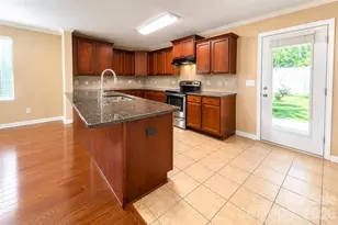 908 Sherman St, Gastonia, NC 28052 - Photo 6