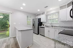 8230 Rudolph Rd, Charlotte, NC 28216 - Photo 12