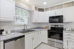 8230 Rudolph Rd, Charlotte, NC 28216 - Photo 16