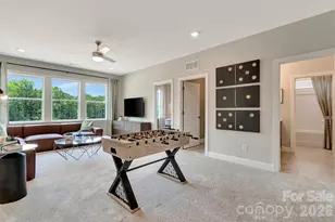 11200 Lochmere Rd, Charlotte, NC 28278 - Photo 22