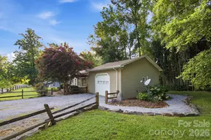 5513 Old Linville Rd, Marion, NC 28752 - Photo 6