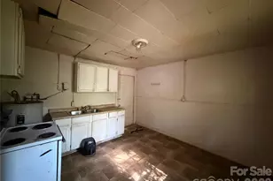 547 S Center St, Spartanburg, SC 29301 - Photo 6