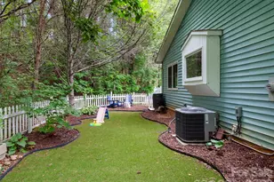 39 Rocking Porch Ln, Asheville, NC 28805 - Photo 4