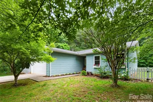 39 Rocking Porch Ln, Asheville, NC 28805 - Photo 2