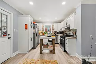 855 W Marion St, Shelby, NC 28150 - Photo 8