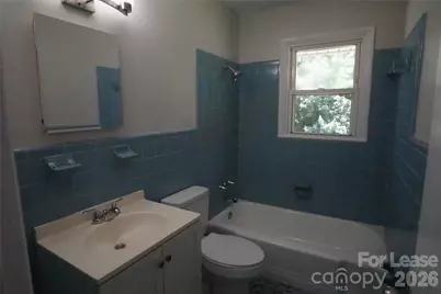 130 31st Avenue NW, Hickory, NC 28601 - Photo 6