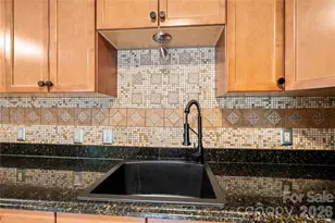 589 Sand Hill Rd, Asheville, NC 28806 - Photo 10