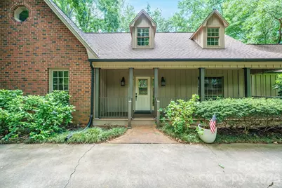 2150 9th Street NW, Hickory, NC 28601 - Photo 2