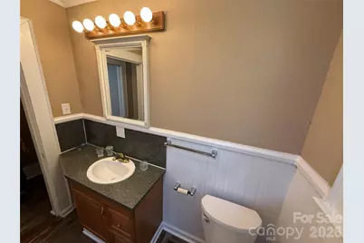 122 E Hargrave Street, Wadesboro, NC 28170 - Photo 18